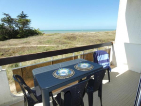 Appartement rénové, 2 chambres, balcon, parking, face mer - FR-1-540-295
